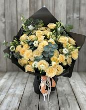Букет цветов из:  Розы и Лизиантусы в Карачеве