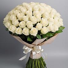 Букет 101 беля роза Белоснежка в Карачеве