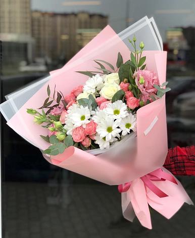 Букет цветов из: Розы, Лизиантусы и Хризантемы в Карачеве